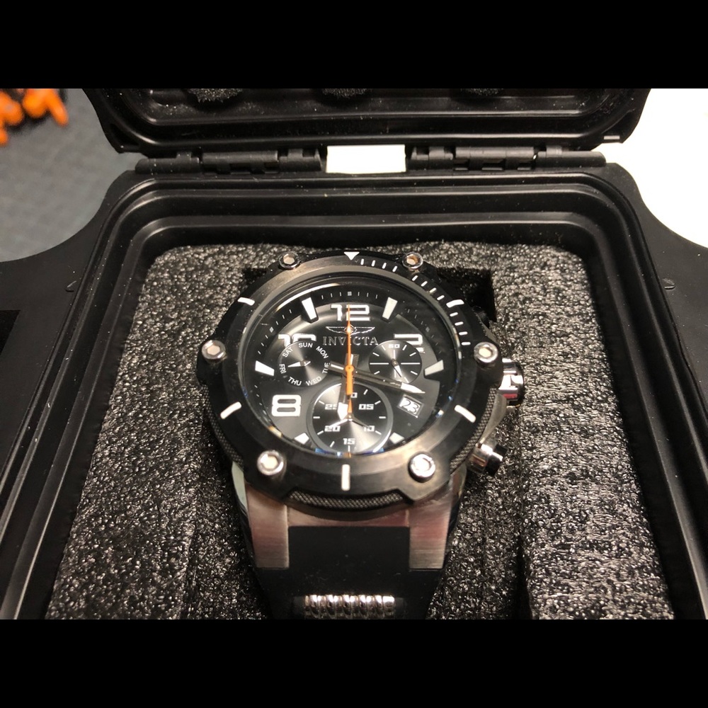 Invicta Speedway Collection-Gained Momentum